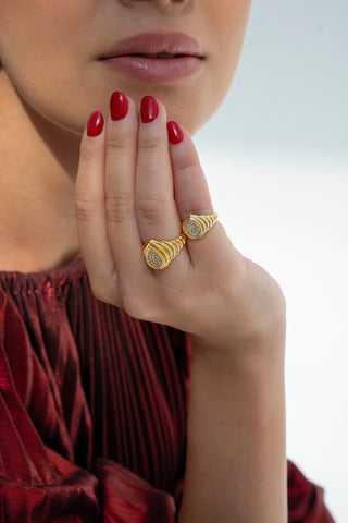 Amphitrite Wave Pinky Ring