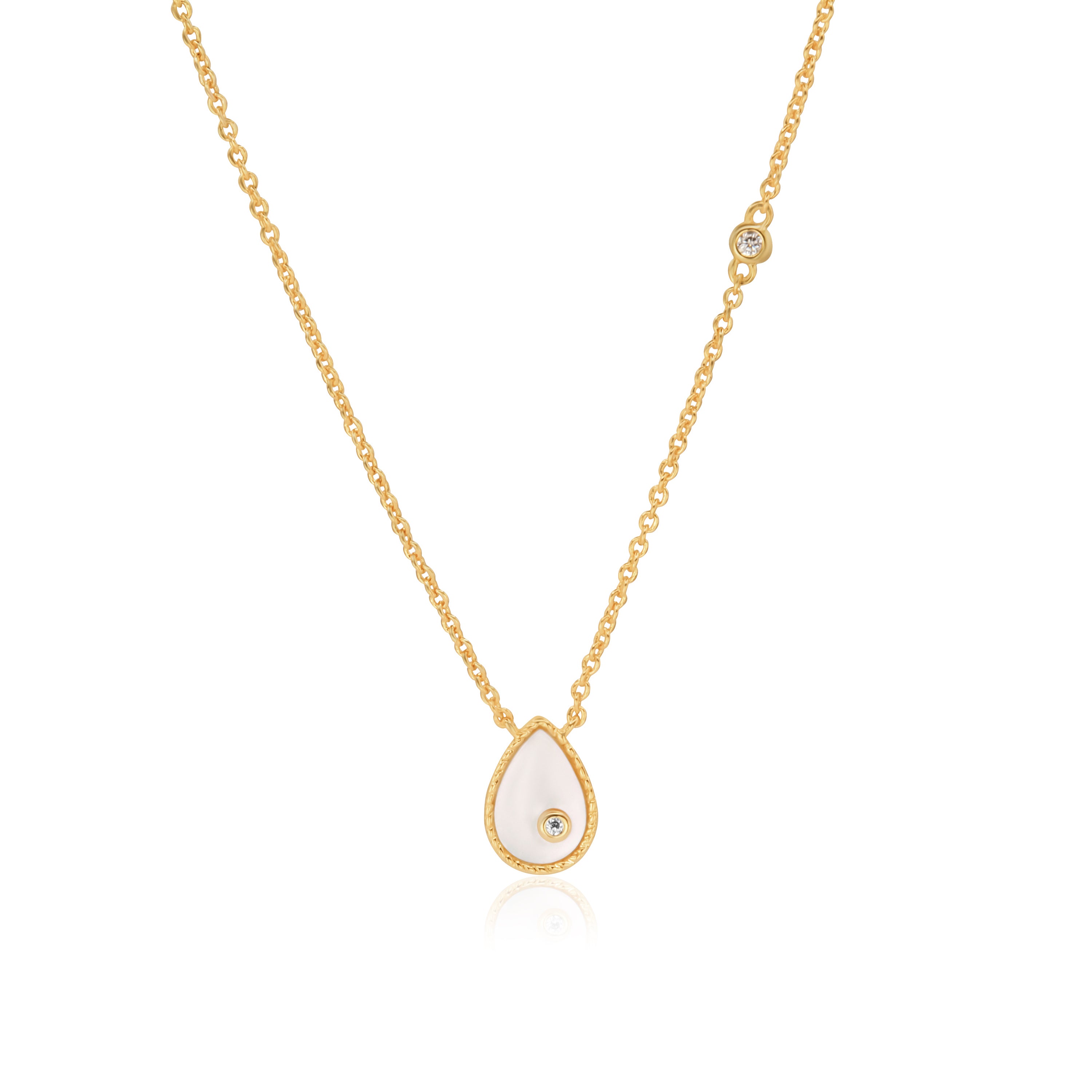 Elara Glimmer Necklace