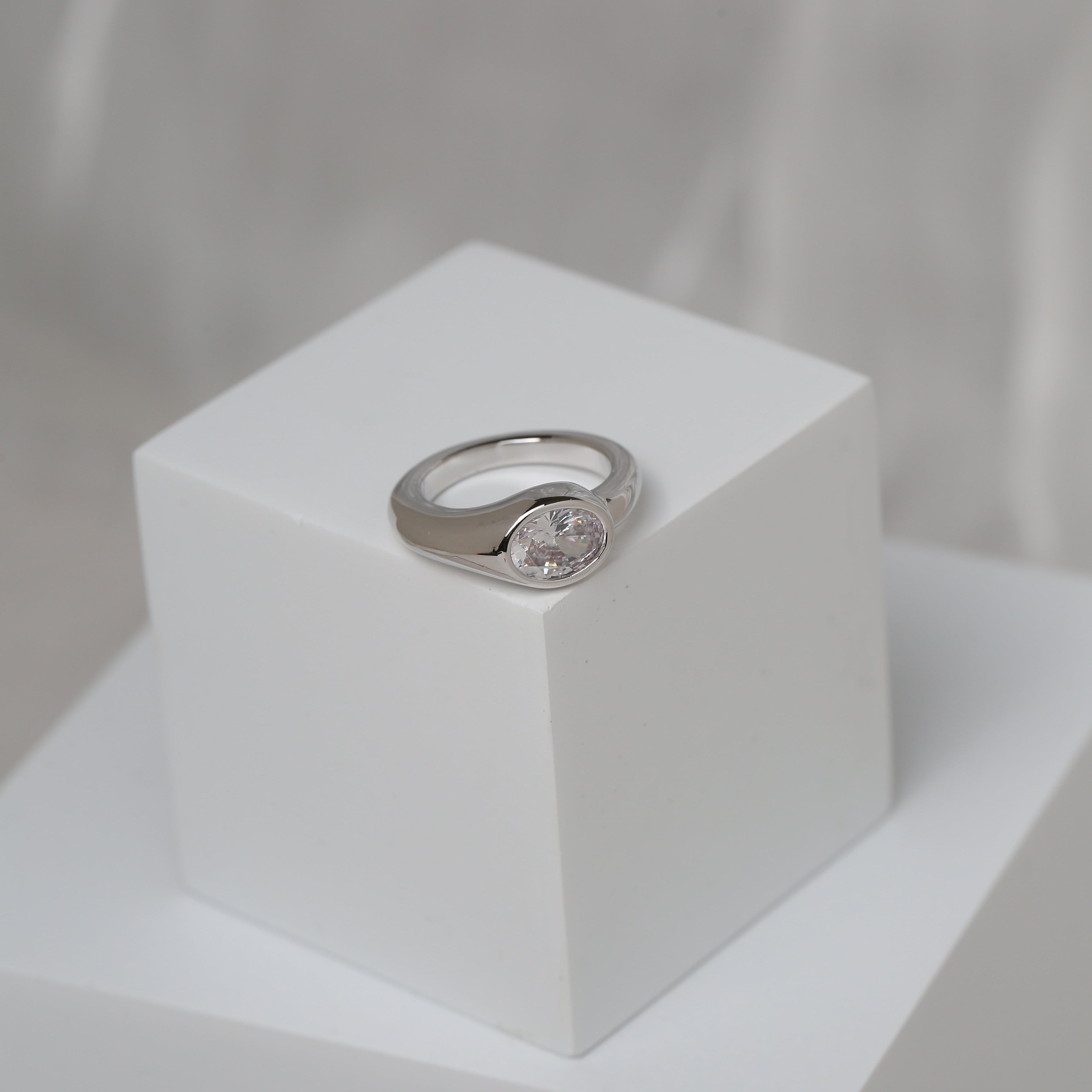 Disco Round Ring
