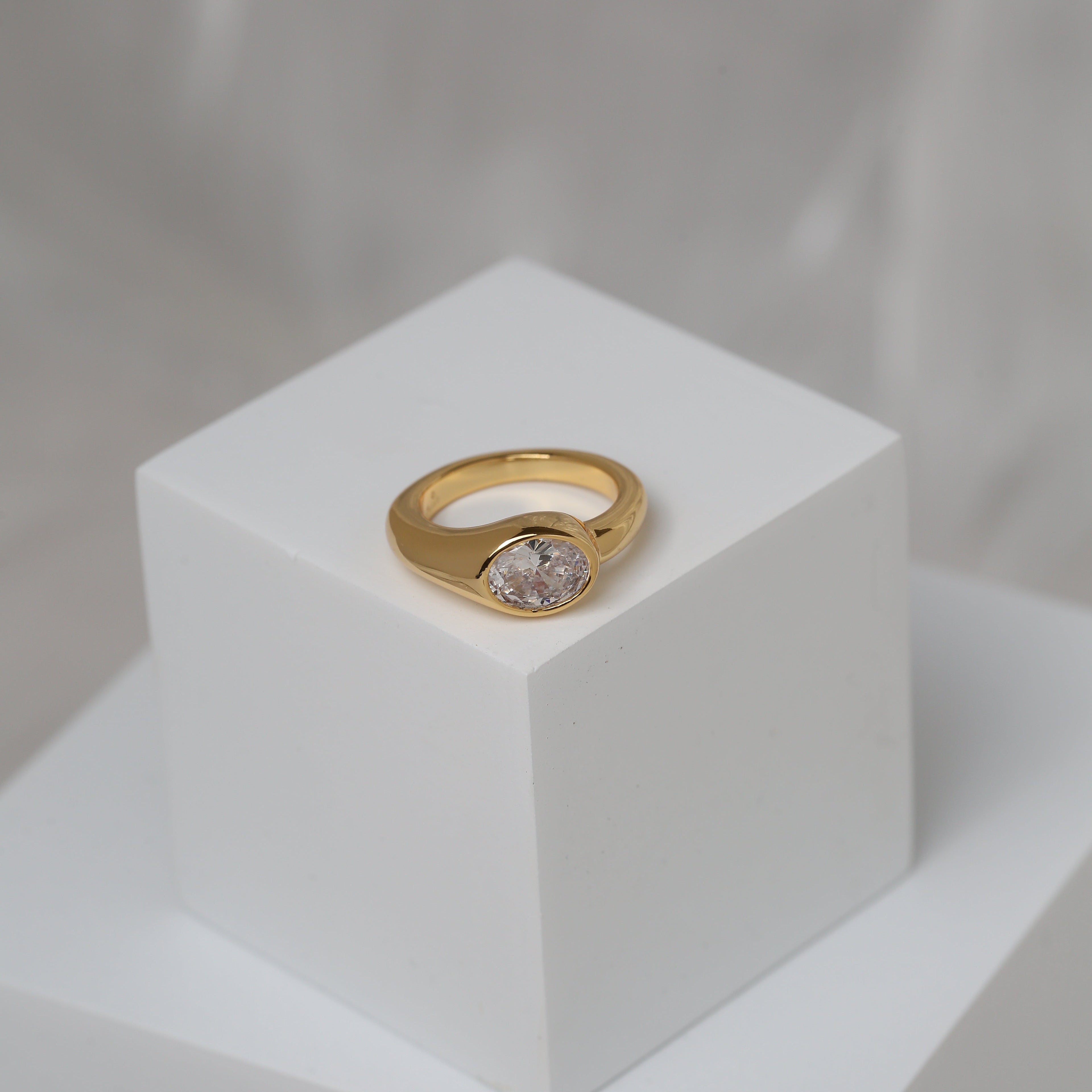 Disco Round Ring
