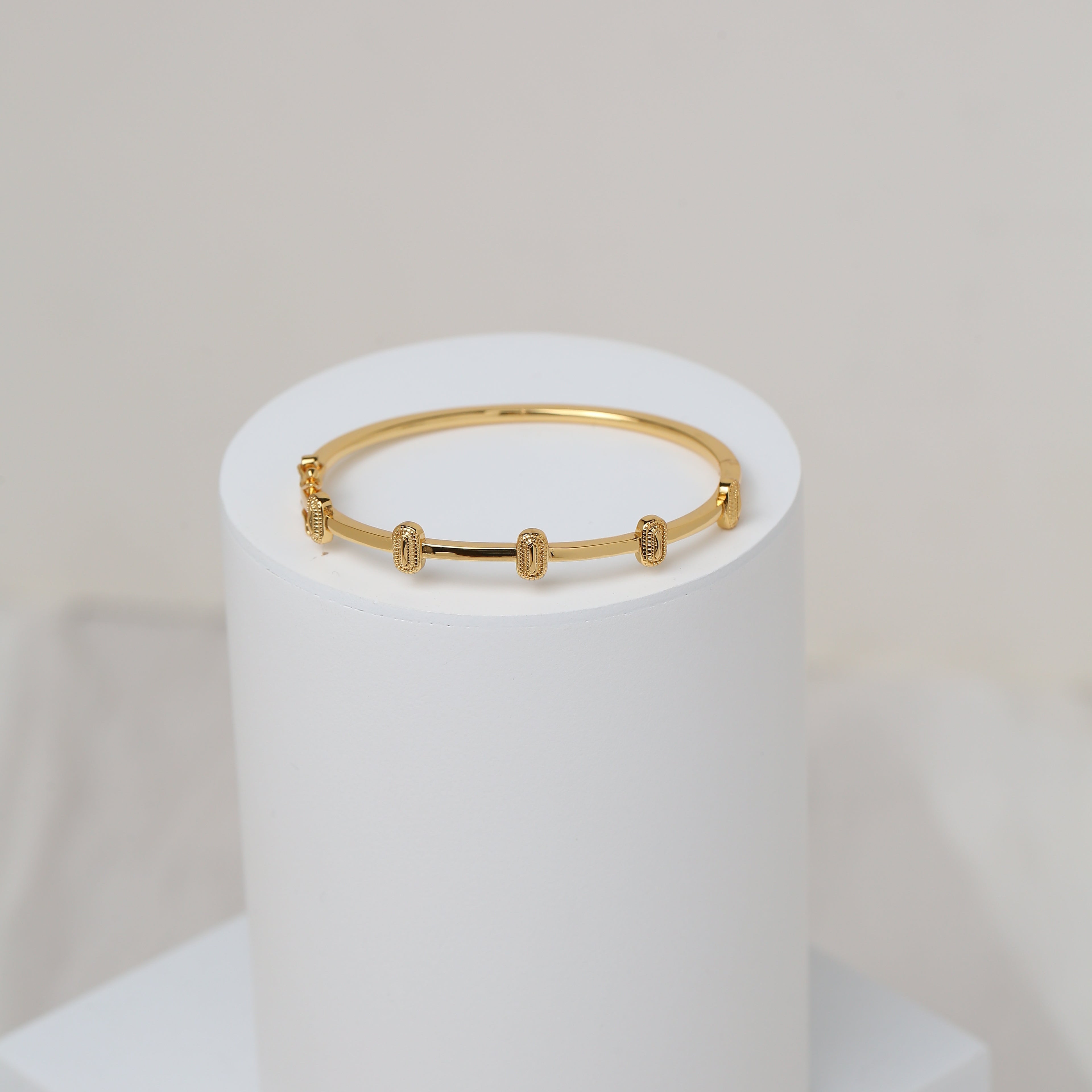 Mini Elongated Oval Dakka Bangle