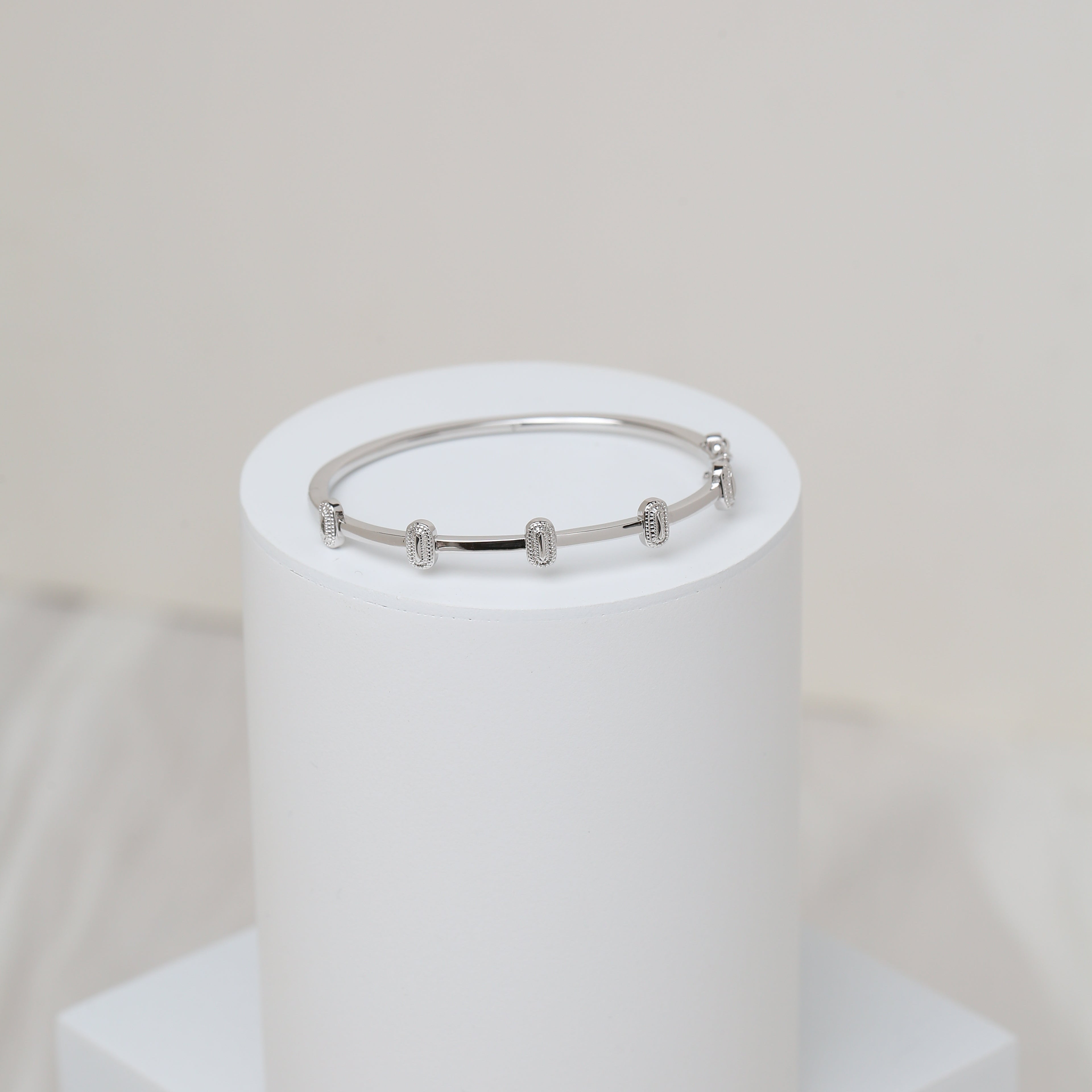 Mini Elongated Oval Dakka Bangle