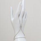 One Elongated Oval Dakka Handchain