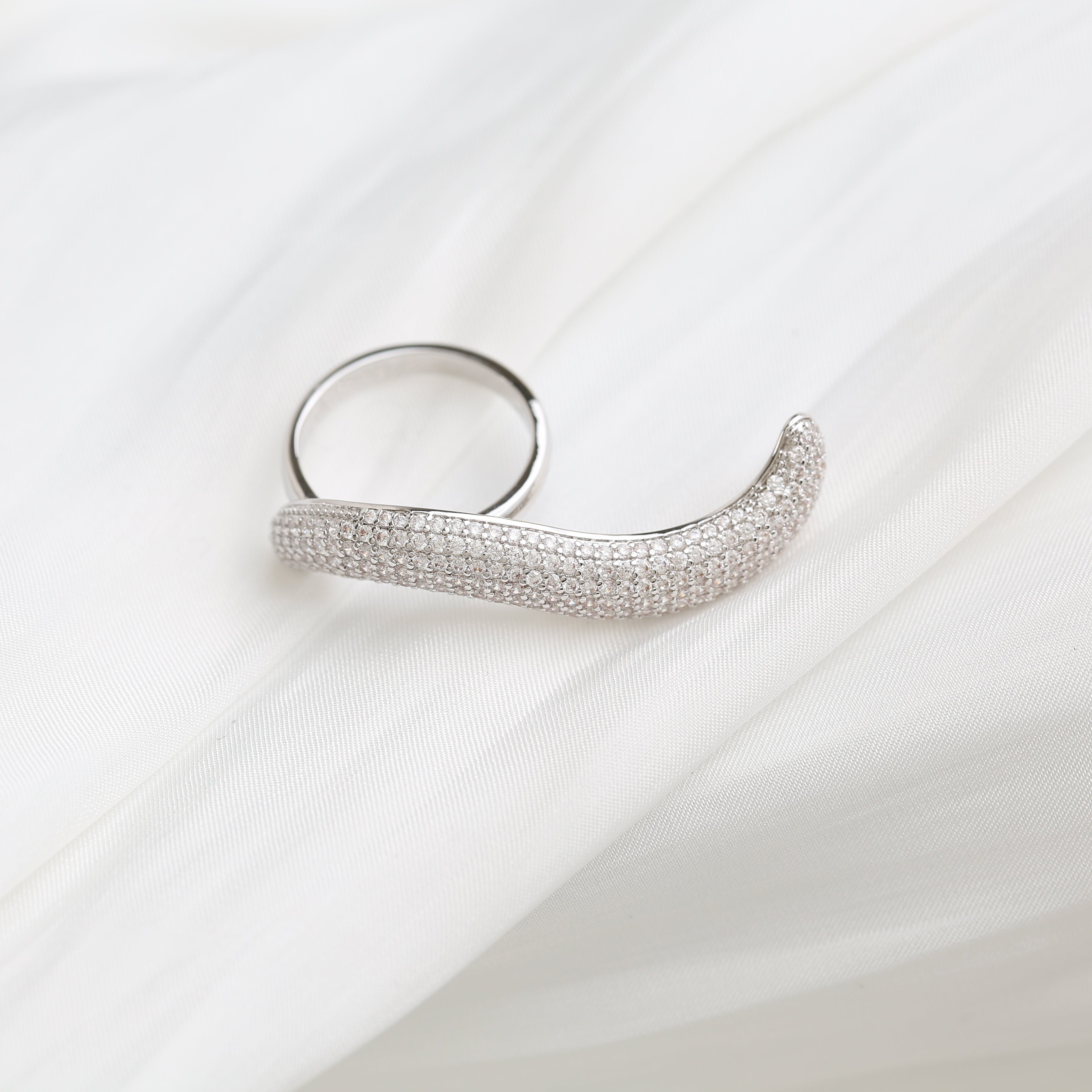 Thin Wave Ring