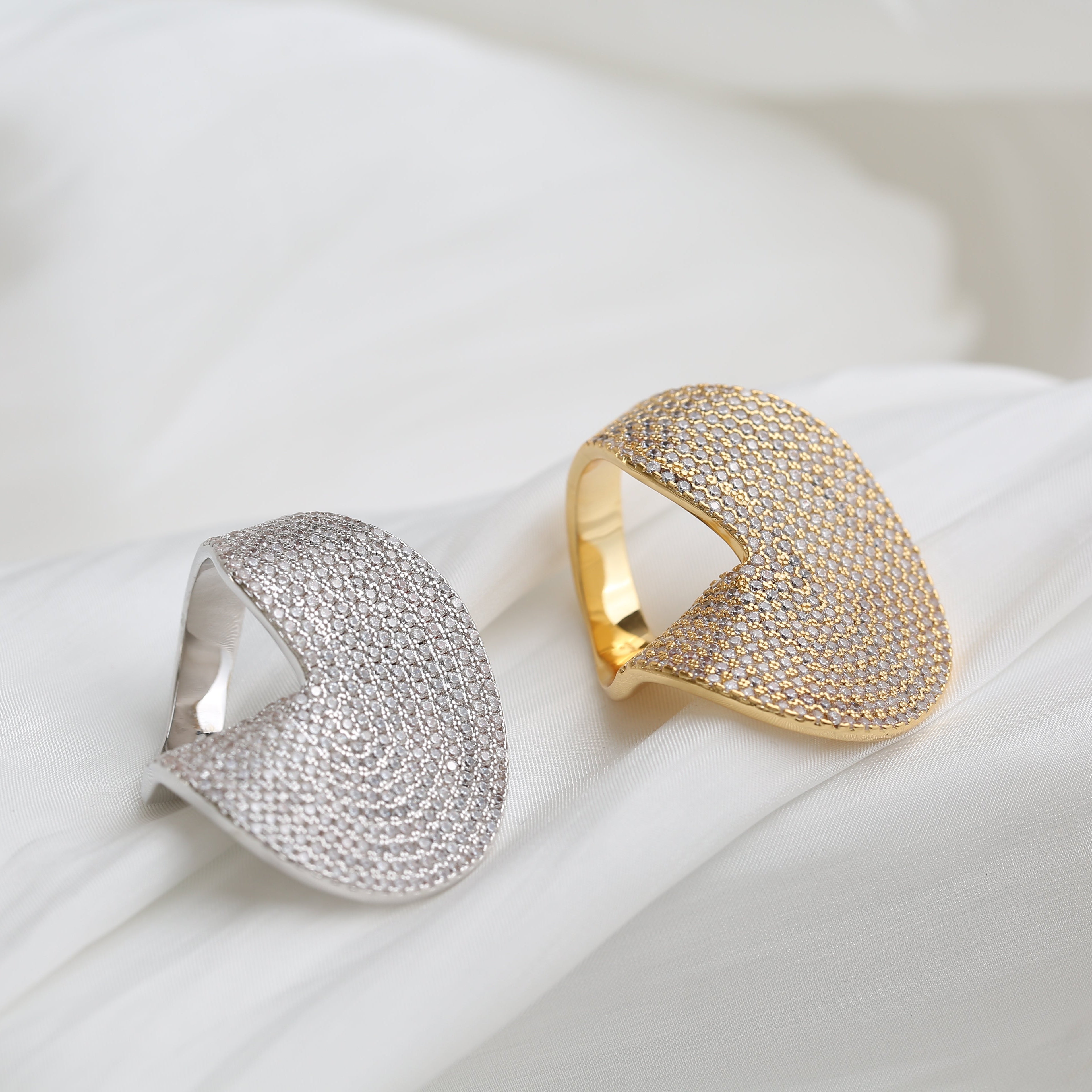 Round Wave Ring