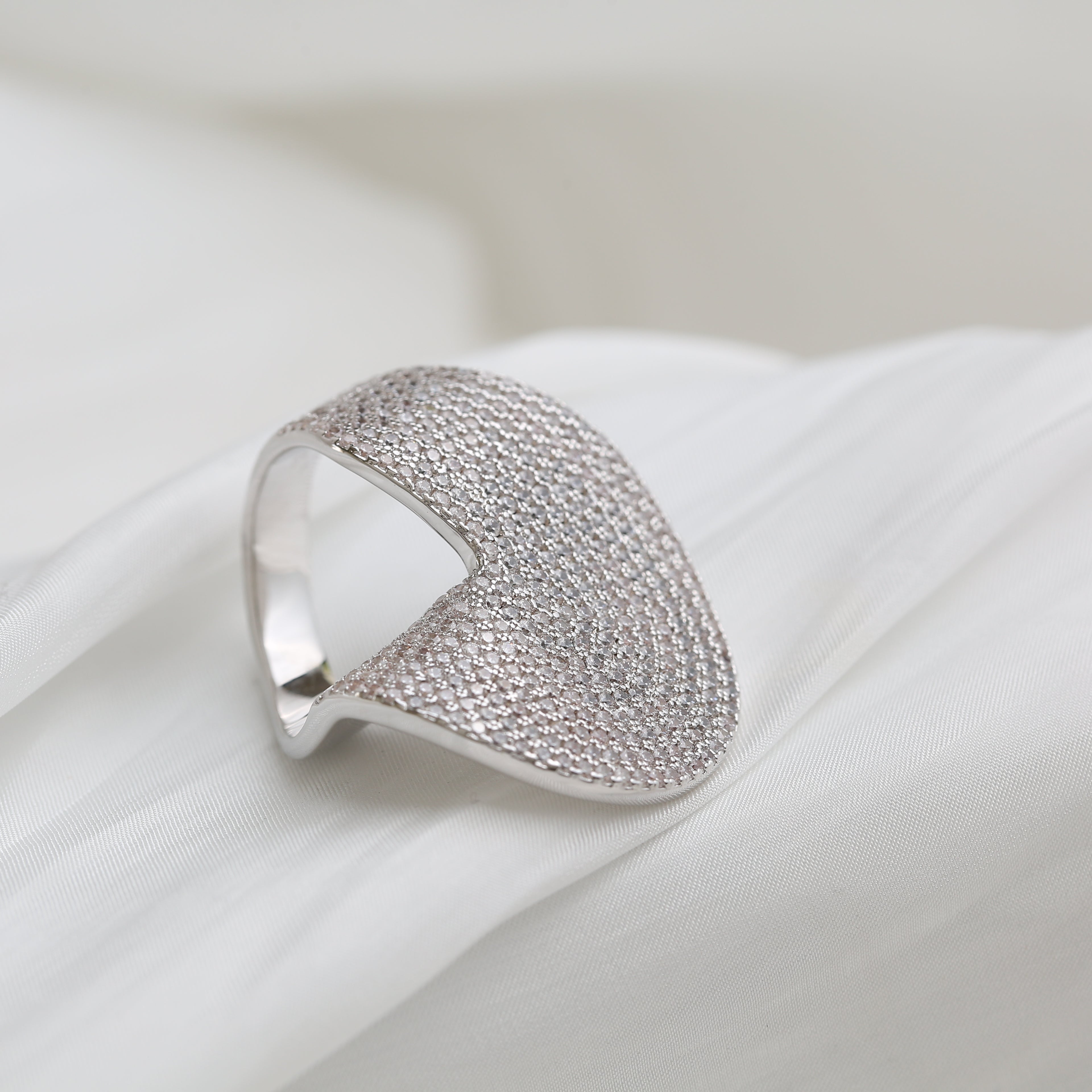 Round Wave Ring