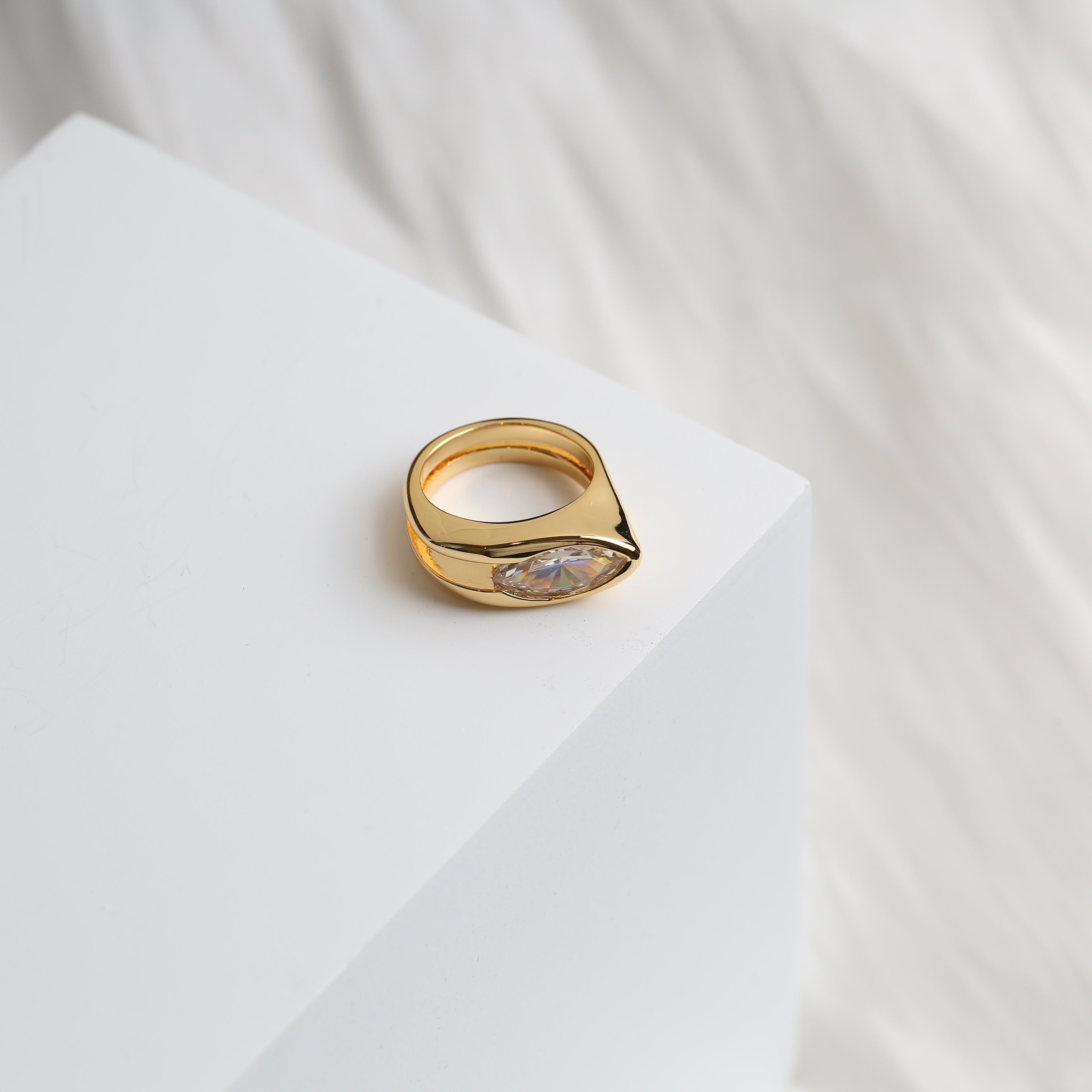 Diagonal Almond Ring
