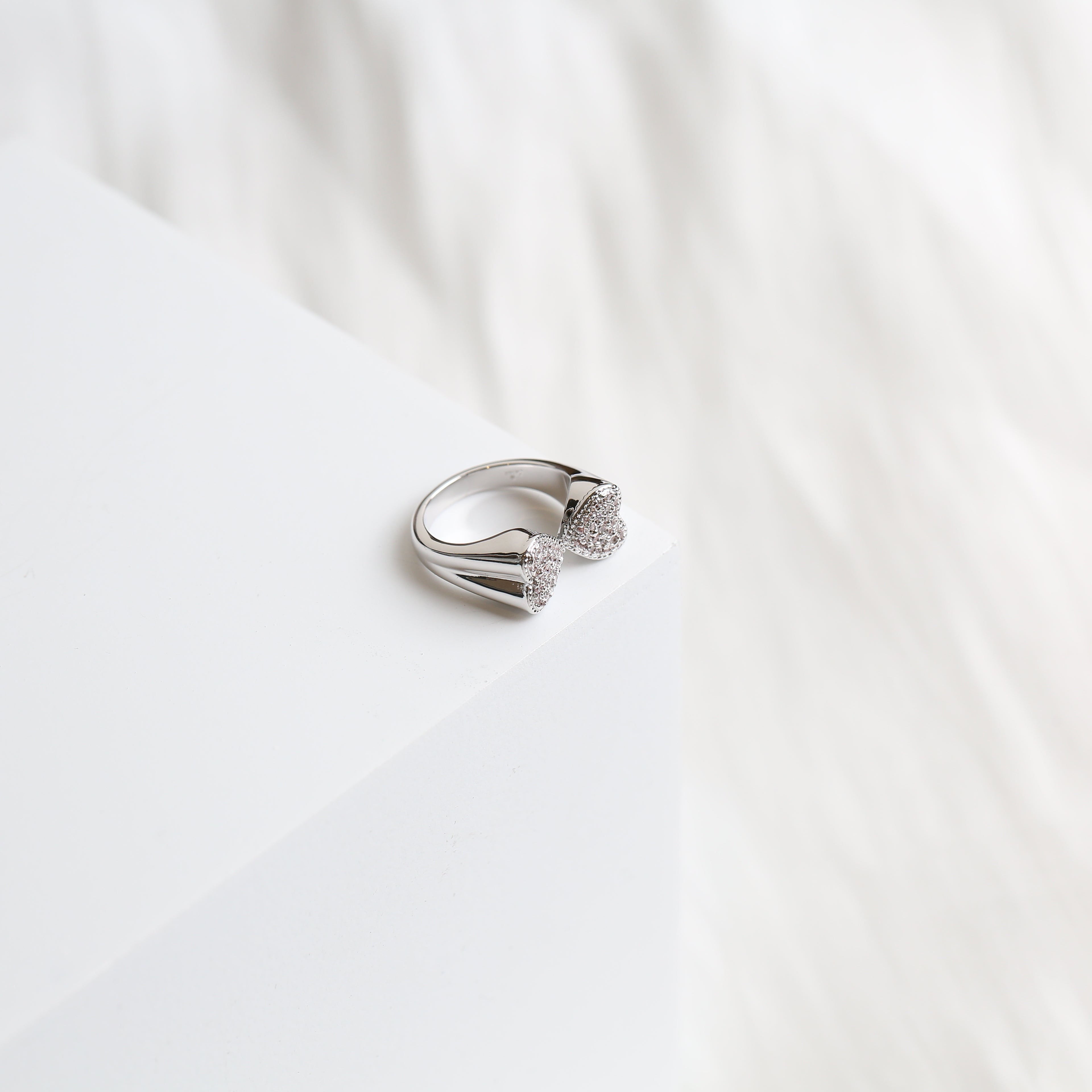 Facing Hearts Pinky Ring