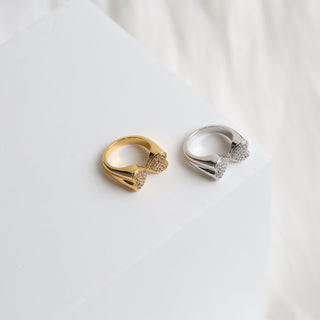 Facing Hearts Pinky Ring