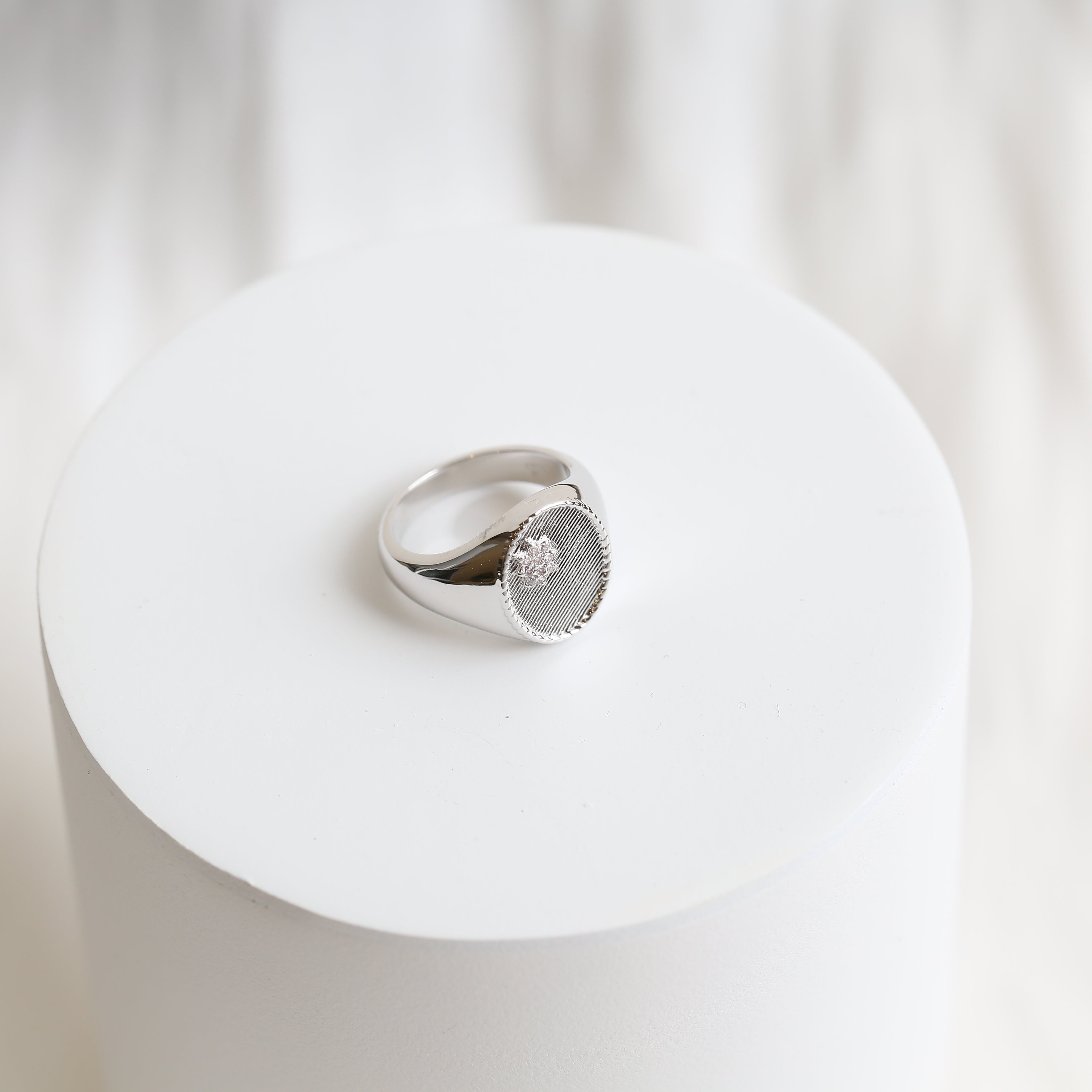 Net Dot Pinky Ring